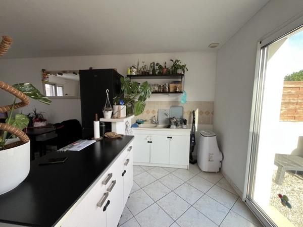 Maison à louer 810 € CC Le Château-d'Oléron 3 p 60 m² DPE D