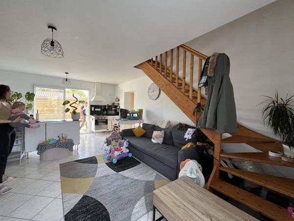 Maison à louer 810 € CC Le Château-d'Oléron 3 p 60 m² DPE D