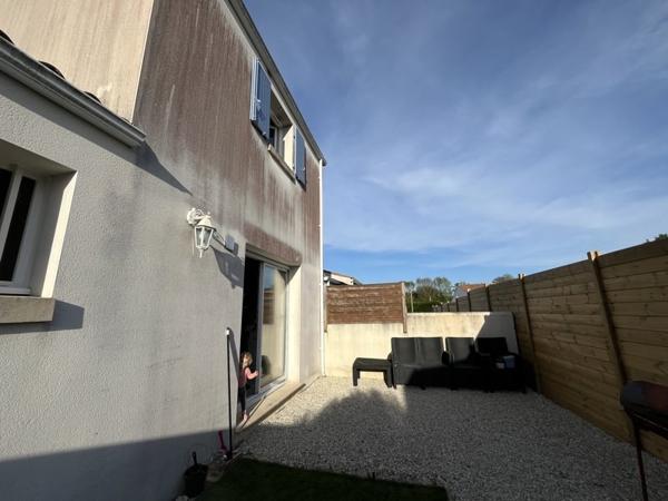 Maison à louer 810 € CC Le Château-d'Oléron 3 p 60 m² DPE D