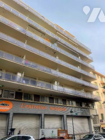 2346 - STUDIO A DEUX PAS DU PORT 