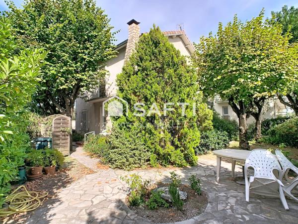 Beaux volumes dans quartier recherché