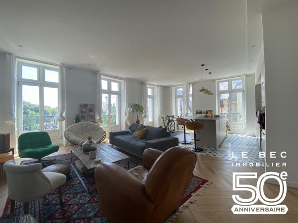 Vaste APPARTEMENT de CARACTERE Vue sur l’intra-muros de VANNES