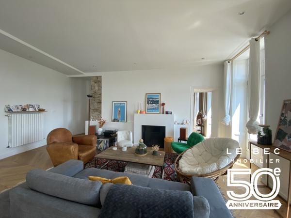 Vaste APPARTEMENT de CARACTERE Vue sur l’intra-muros de VANNES