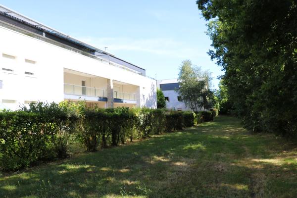 Appartement type 2 + parking + terrasse + jardin