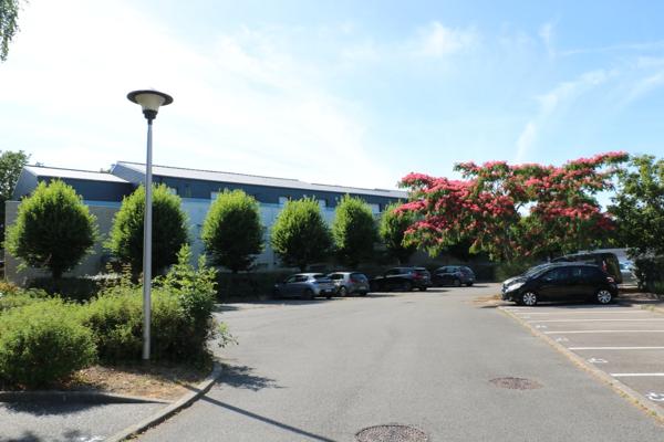 Appartement type 2 + parking + terrasse + jardin
