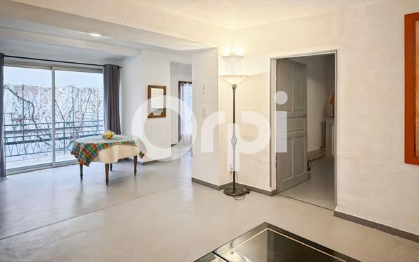 Maison à vendre    6 pièces •  Vallon-Pont-d'Arc