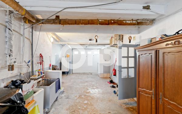 Maison à vendre    6 pièces •  Vallon-Pont-d'Arc