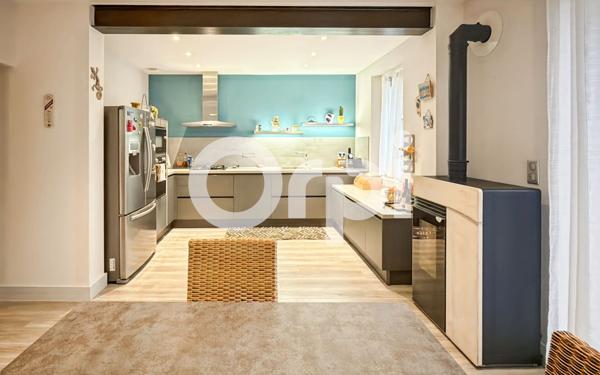 Maison à vendre    6 pièces •  Vallon-Pont-d'Arc