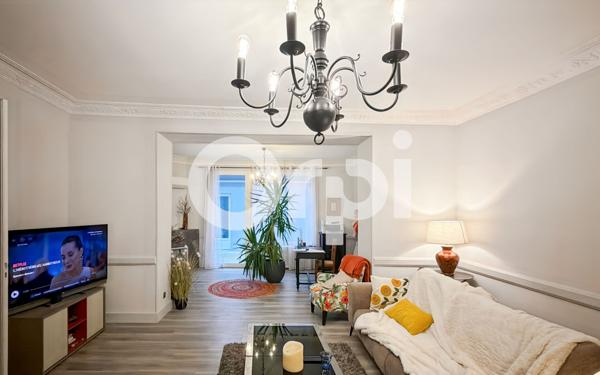 Maison à vendre    6 pièces •  Vallon-Pont-d'Arc