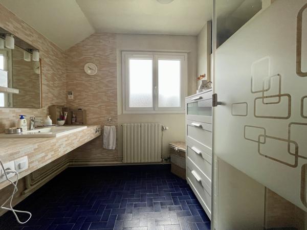 Étampes (91150) Maison 4 chambres, sous-sol total, 634 m² terrain