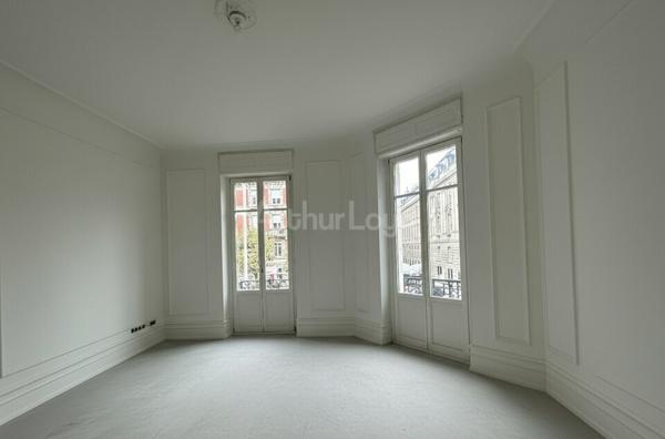 BUREAUX à LOUER de 460 m²
