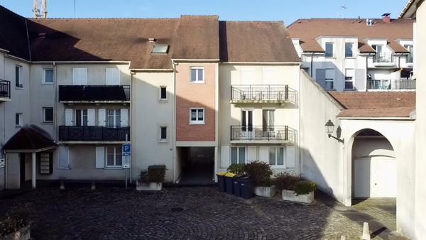 Montlhéry (91310) MONTLHERY CENTRE-VILLE - APPARTEMENT DE TYPE F4 - 87 M2 - BALCONS ET BOX