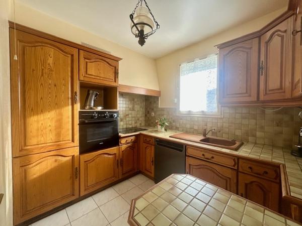 Montlhéry (91310) MONTLHERY CENTRE-VILLE - APPARTEMENT DE TYPE F4 - 87 M2 - BALCONS ET BOX