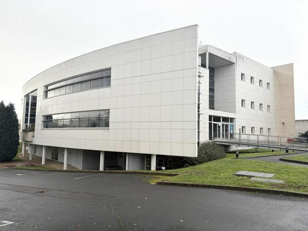 IMMEUBLE DE BUREAUX D'EXCEPTION À VENDRE DANS LA ZONE LA PLUS STRATÉGIQUE DE NIORT