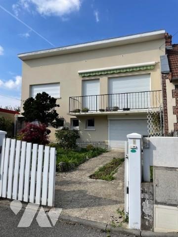 CHAUNY  maison sur rez-de-chaussée surélevé