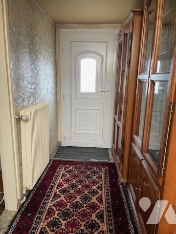 CHAUNY  maison sur rez-de-chaussée surélevé