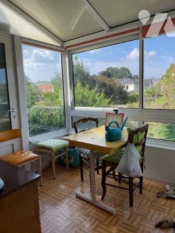 CHAUNY  maison sur rez-de-chaussée surélevé