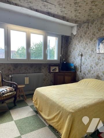 CHAUNY  maison sur rez-de-chaussée surélevé