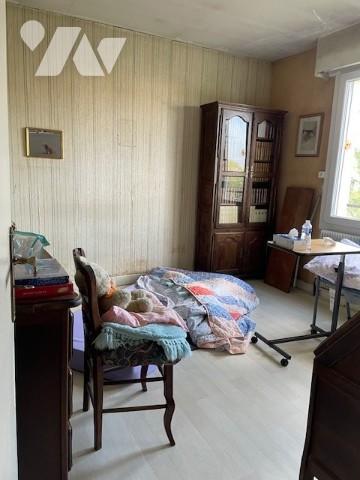 CHAUNY  maison sur rez-de-chaussée surélevé