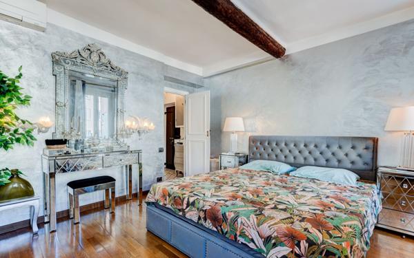 Appartement à vendre    3 pièces • 70 m2 Nice