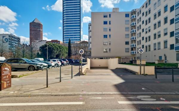 Stationnement à vendre    15 m2 Lyon 6