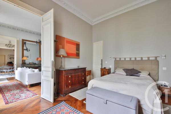 Appartement F4 à vendre  4 pièces - 87,95 m2 PARIS - 75008