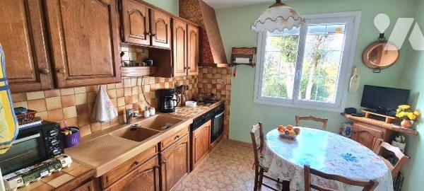 Maison à usage d'habitation située à SABLÉ-SUR-SARTHE.