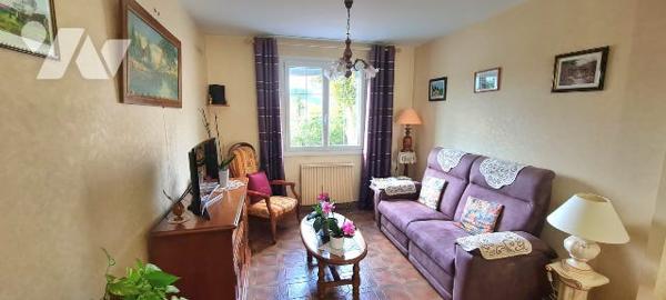 Maison à usage d'habitation située à SABLÉ-SUR-SARTHE.