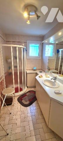 Maison à usage d'habitation située à SABLÉ-SUR-SARTHE.