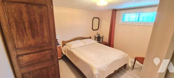 Maison à usage d'habitation située à SABLÉ-SUR-SARTHE.