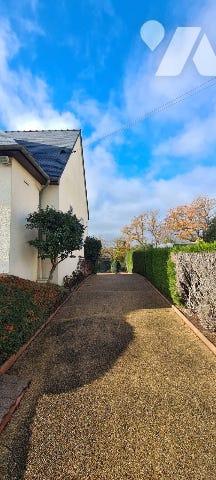 Maison à usage d'habitation située à SABLÉ-SUR-SARTHE.