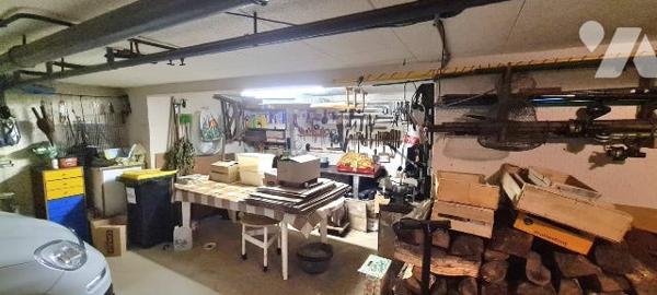 Maison à usage d'habitation située à SABLÉ-SUR-SARTHE.