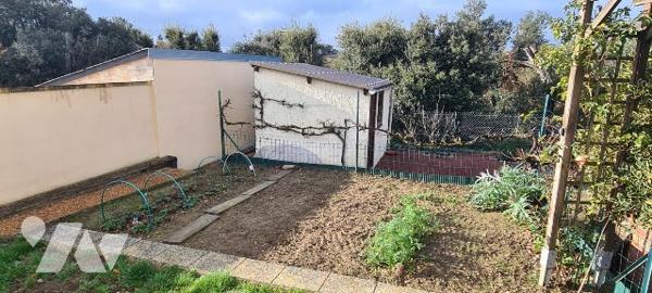 Maison à usage d'habitation située à SABLÉ-SUR-SARTHE.