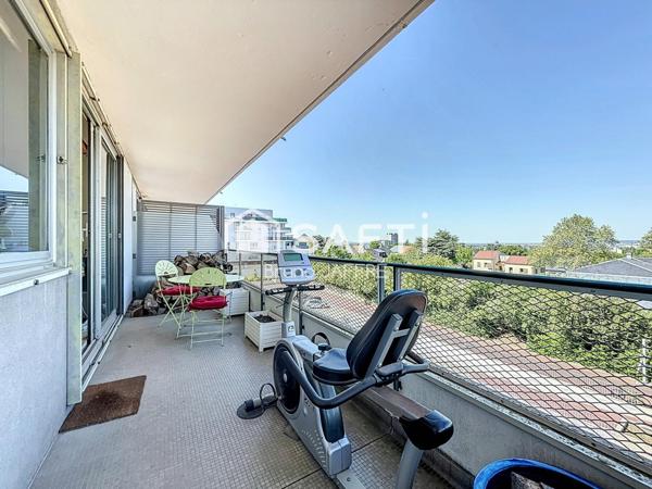 Rueil Malmaison (92500)  Appartement 93m² + 2 terrasses et 2 parkings
