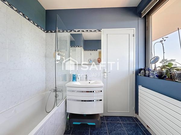 Rueil Malmaison (92500)  Appartement 93m² + 2 terrasses et 2 parkings