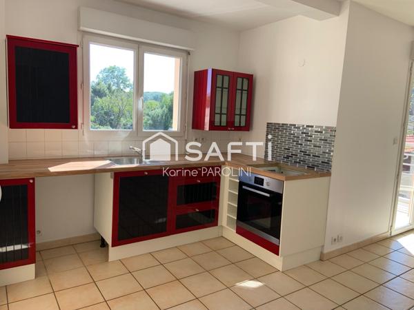 Investissement locatif T4 de 100 m² avec garage double au cœur de Vaulx-Milieu