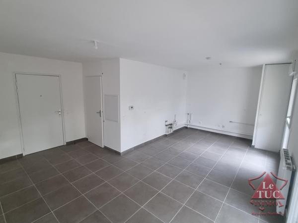 Studio avec terrasse et garage – 105 000 € FAI Orange (84100)