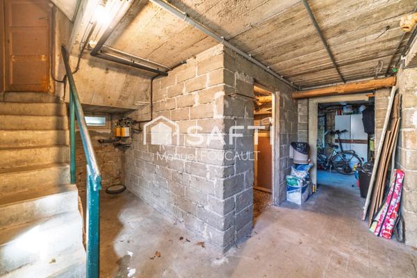 Chenove quartier Ferry/Bazin, maison de 158 m2 composée de 3 appartements le tout sur son terrain clos de 625 m2