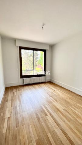 Location Appartement 4 pièces 142 m² - Saint-cloud 92210
