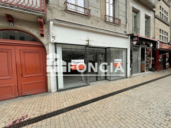 Location Local commercial 92 m² - 19 PLACE DU PEUPLE St Etienne 42000