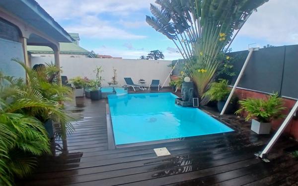 Maison à vendre    5 pièces •  Baie-Mahault