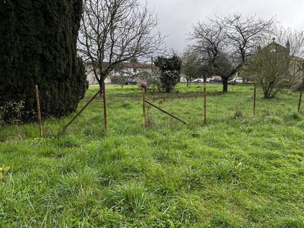 Terrain à vendre |  Saint-Léger-de-la-Martinière |  1260 m²
