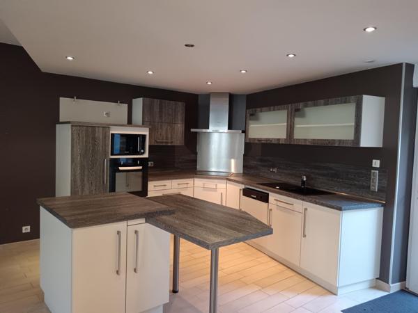 Maison à SOURDEVAL, 50150 - 7 pièces 127m²