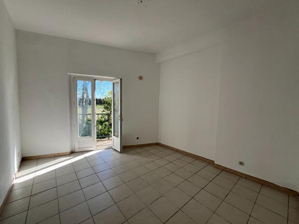 Ensemble immobilier avec vue dégagée entre Narbonne et Carcassonne