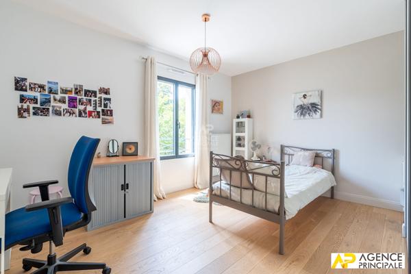 Maison Le Mesnil Le Roi 182 m2 1 345 000 € **  - Référence  4728