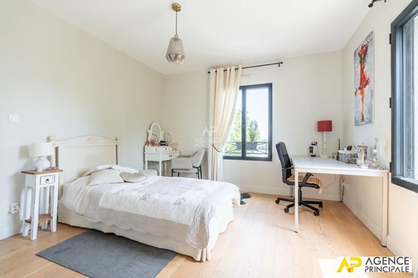 Maison Le Mesnil Le Roi 182 m2 1 345 000 € **  - Référence  4728