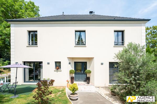 Maison Le Mesnil Le Roi 182 m2 1 345 000 € **  - Référence  4728