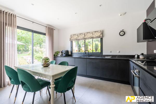 Maison Le Mesnil Le Roi 182 m2 1 345 000 € **  - Référence  4728