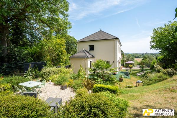Maison Le Mesnil Le Roi 182 m2 1 345 000 € **  - Référence  4728