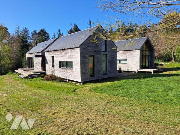 Audace, atypique, réfléchie, calme, apaisant, verdoyant, nature...
Difficile de définir cette ...